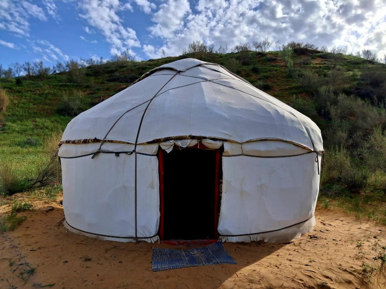 Hotel Kyzylkum Nights Camp & Family Yurt Nurota Exterior foto