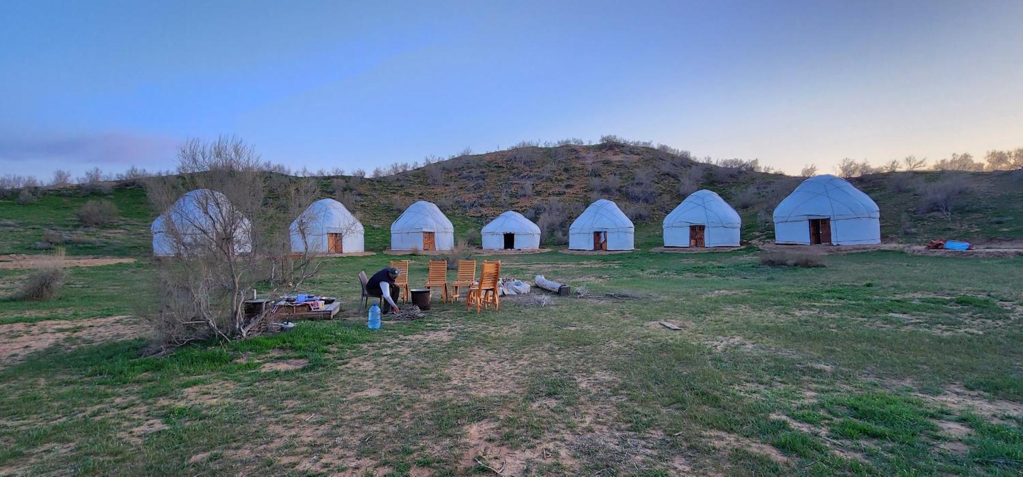 Hotel Kyzylkum Nights Camp & Family Yurt Nurota Exterior foto