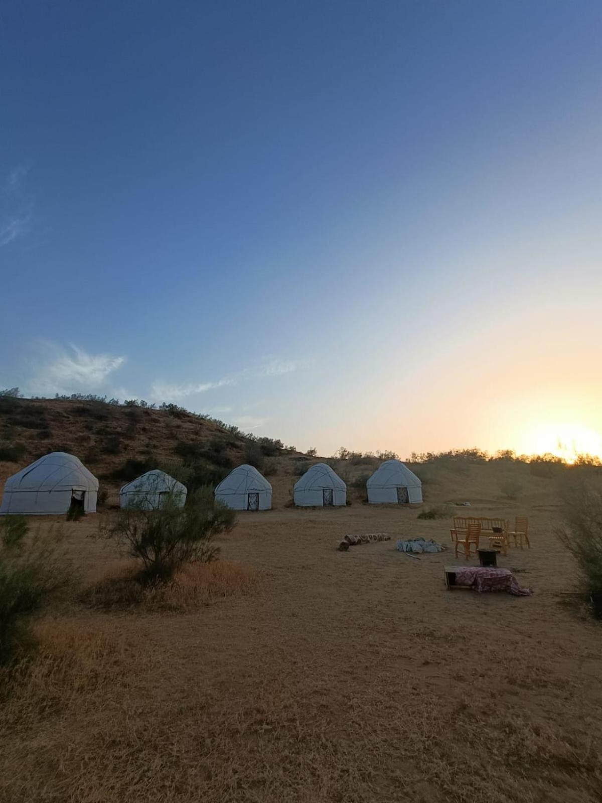 Hotel Kyzylkum Nights Camp & Family Yurt Nurota Exterior foto